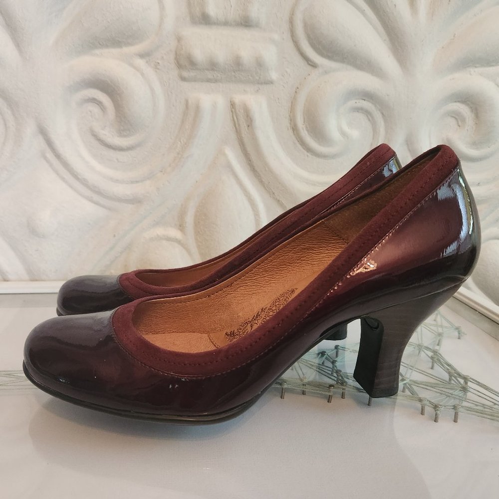 Sofft Leather Burgandy Pumps. Great condition. Size 8